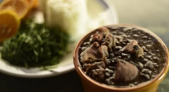 Deliciosa feijoada Tradicional Veja agora