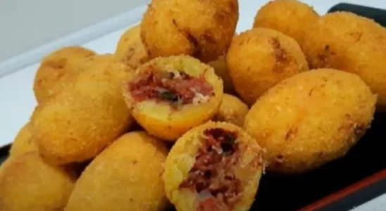 Maravilhoso Bolinho de Mandioca com Carne Seca!