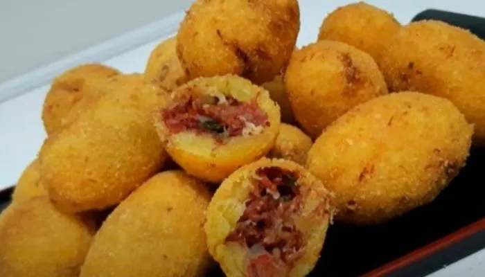 Maravilhoso Bolinho de Mandioca com Carne Seca!