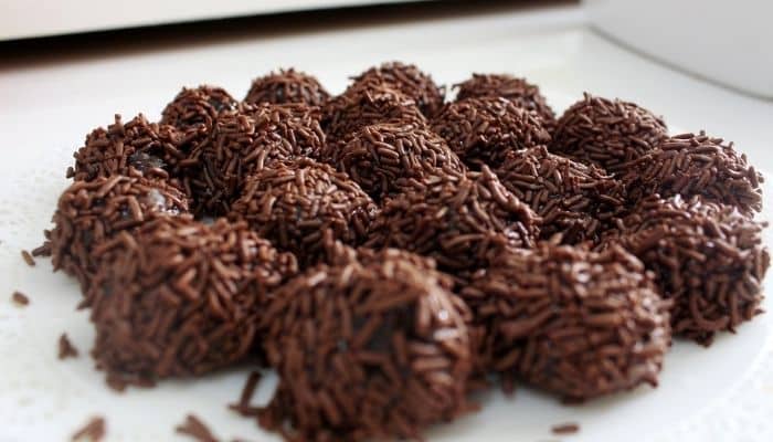 Como Fazer um Brigadeiro Tradicional Fácil