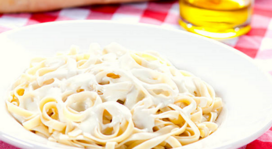 Macarrão com molho branco