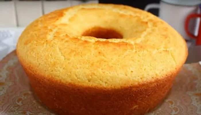 Bolo de pão de queijo simples vem conferir