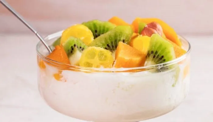 Salada de frutas com Creme de Limão