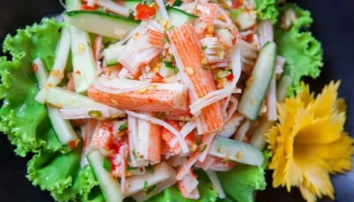 Salada de Kani saborosa  
