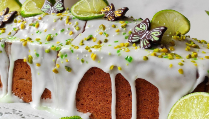 Delicioso bolo de limão com glacê