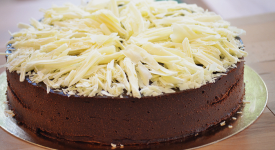 Receita de torta incrível de chocolate bem saborosa.