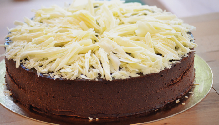 Receita de torta incrível de chocolate bem saborosa.