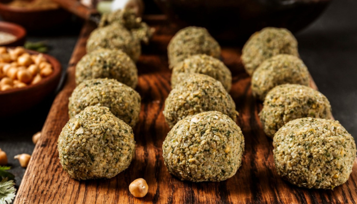 Bolinho de feijão é petisco perfeito para os jogos.