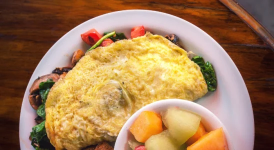 Omelete de legumes bem fácil e saudável para toda família