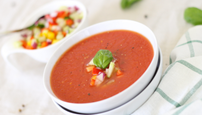 Receita de sopa de tomate super cremosa.
