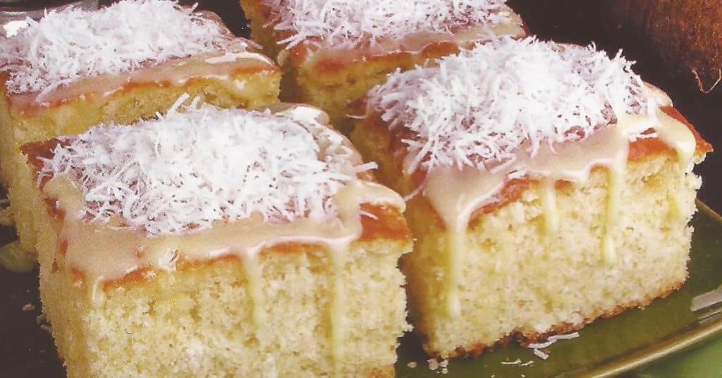 Bolo de leite de coco para o seu café da manhã ou lanche da tarde