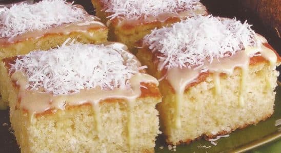 Bolo de leite de coco para o seu café da manhã ou lanche da tarde