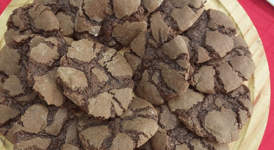 Cookie de chocolate super crocante por fora e macio por dentro.