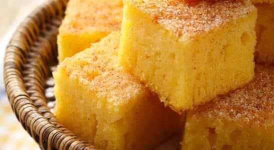 Bolo de fubá da vovó perfeito o café da manhã ou lanche da tarde